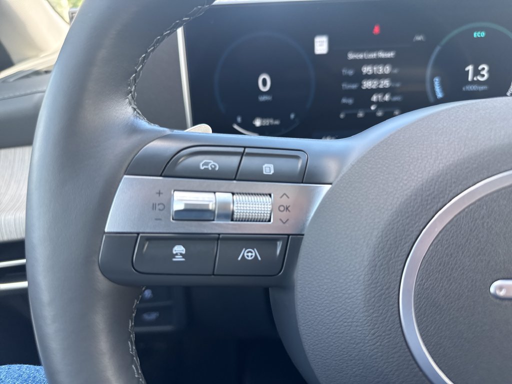 Certified 2025 Hyundai Sonata Limited FWD image 25