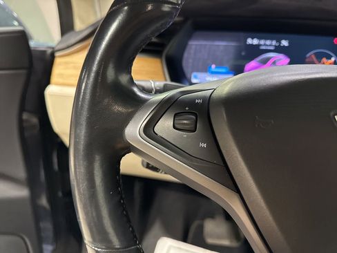 Used 2019 Tesla Model X Long Range image 15