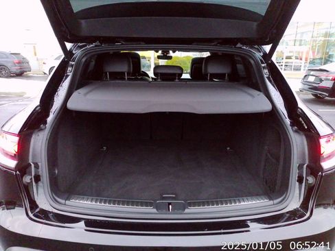 Used 2023 Porsche Macan S image 35