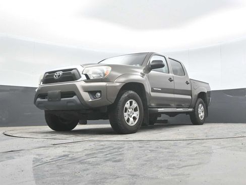 Used 2013 Toyota Tacoma PreRunner w/ SR5 Pkg RWD image 26