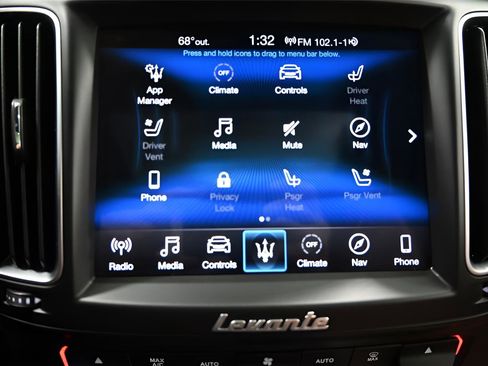 Used 2019 Maserati Levante GTS AWD/4WD image 23