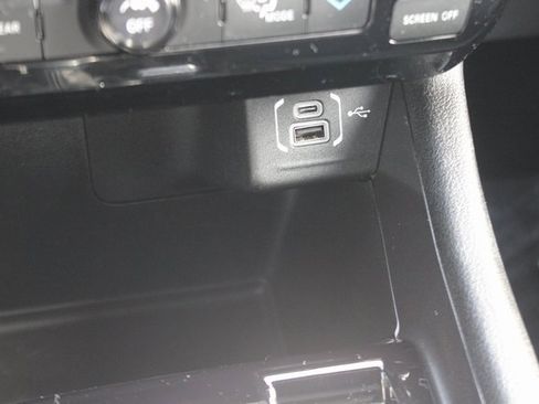 Used 2023 Jeep Compass Latitude w/ Convenience Group image 9