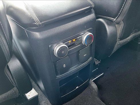Used 2021 Ford Explorer XLT w/ Equipment Group 202A AWD/4WD image 21