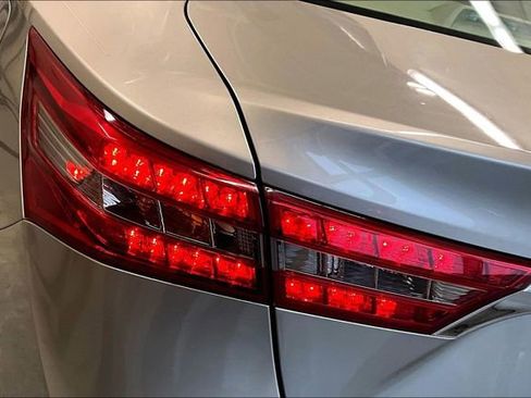 Used 2017 Toyota Avalon XLE w/ All Weather Liner Package FWD image 23