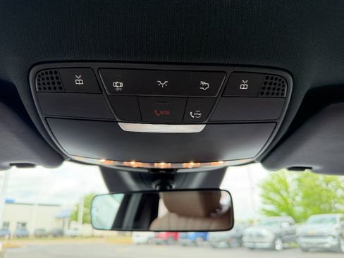 Used 2019 Mercedes-Benz E 300 4MATIC image 25