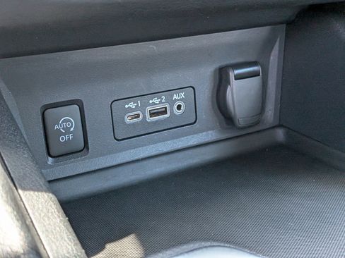 Used 2024 Nissan Sentra SV FWD image 30