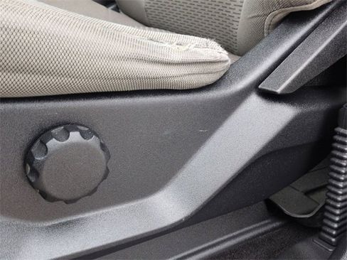 Used 2016 Ford F150 XLT image 13