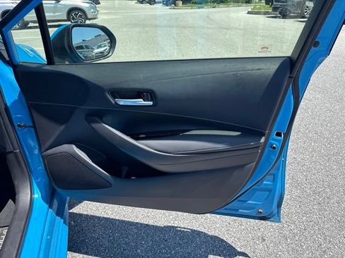 Used 2021 Toyota Corolla SE w/ SE Preferred Package FWD image 4