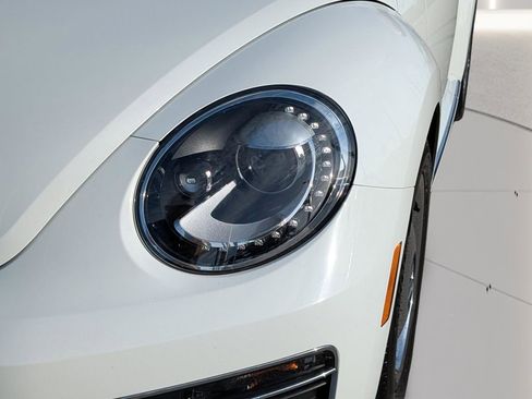 Used 2018 Volkswagen Beetle 2.0T Coast FWD image 8