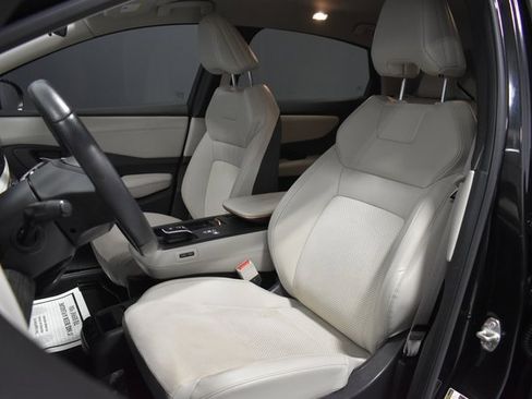 Certified 2023 Nissan Ariya AWD image 5