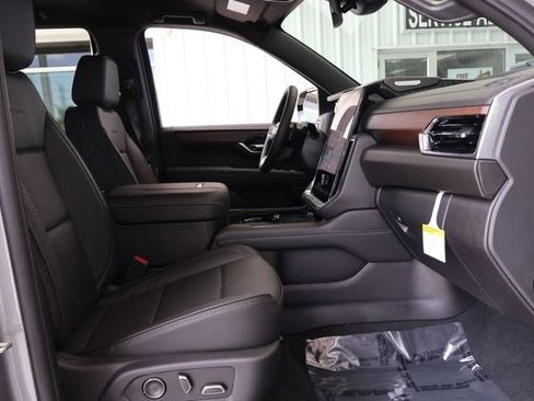 New 2026 GMC Yukon Denali AWD/4WD image 22
