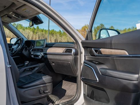 Used 2022 Kia Telluride SX w/ SX Prestige Package image 11