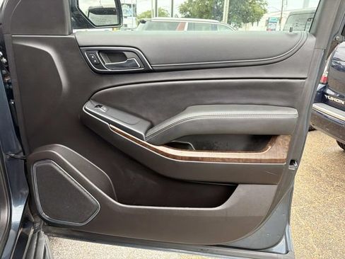 Used 2019 Chevrolet Suburban LS w/ Enhanced Driver Alert Package RWD image 17