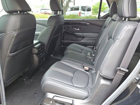 Certified 2025 Honda Pilot EX-L image 11
