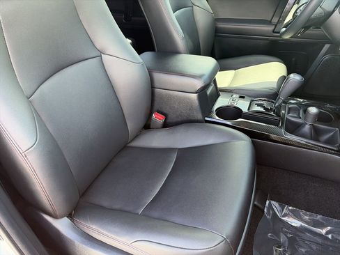 Used 2021 Toyota 4Runner Venture AWD/4WD image 32