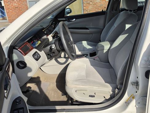 Used 2009 Chevrolet Impala LS FWD image 15