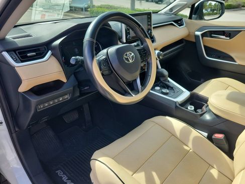 Used 2019 Toyota RAV4 Limited w/ Advanced Technology Package AWD/4WD image 16
