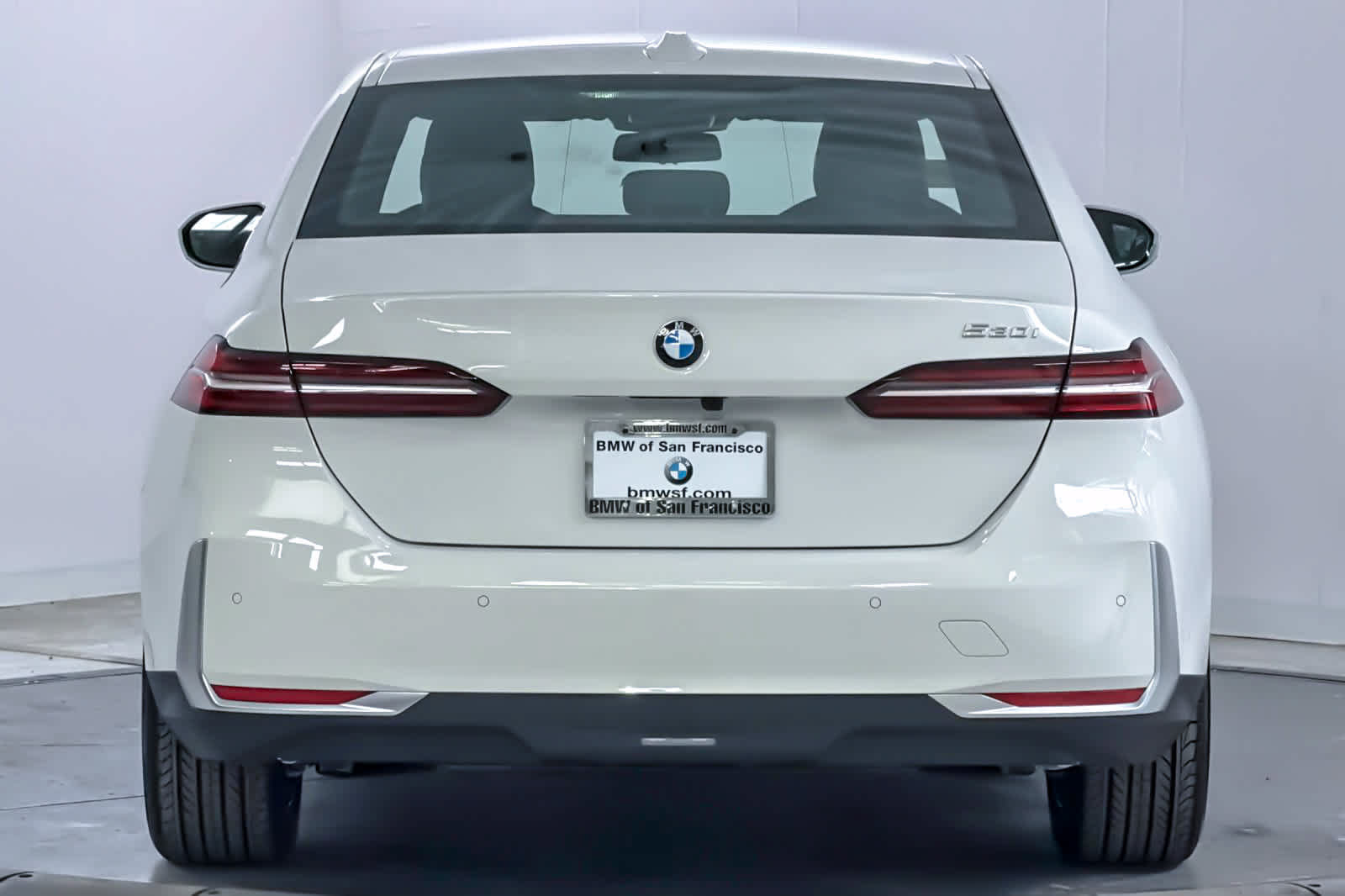 Used 2026 BMW 530i w/ Premium Package RWD image 7