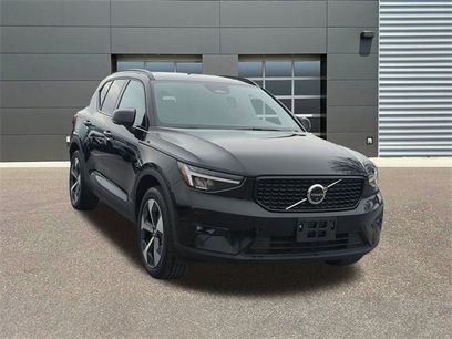Used 2025 Volvo XC40 B5 Plus