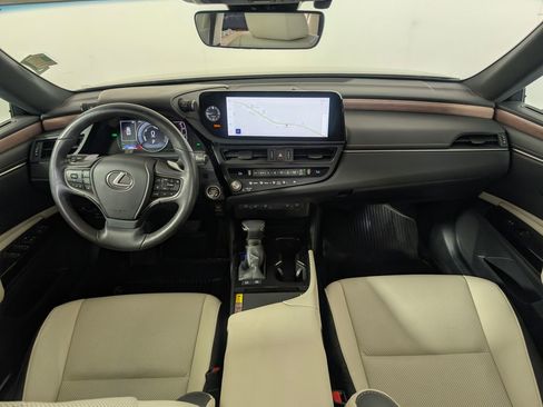 Used 2023 Lexus ES 300h w/ Premium Package image 13