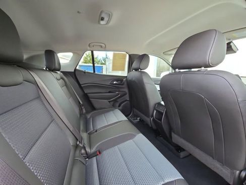 Used 2025 Chevrolet Trax LT w/ Driver Confidence Package image 27