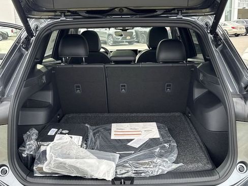 New 2026 Volkswagen Tiguan SE R-Line FWD image 10