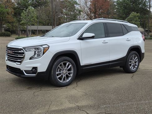 Used 2024 GMC Terrain SLT image 7