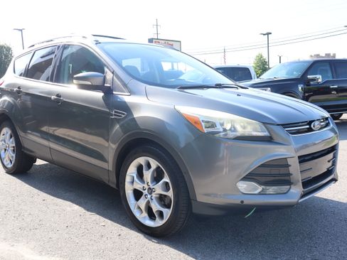 Used 2014 Ford Escape Titanium w/ Equipment Group 401A FWD image 5