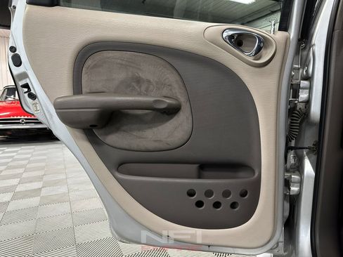 Used 2001 Chrysler PT Cruiser image 35