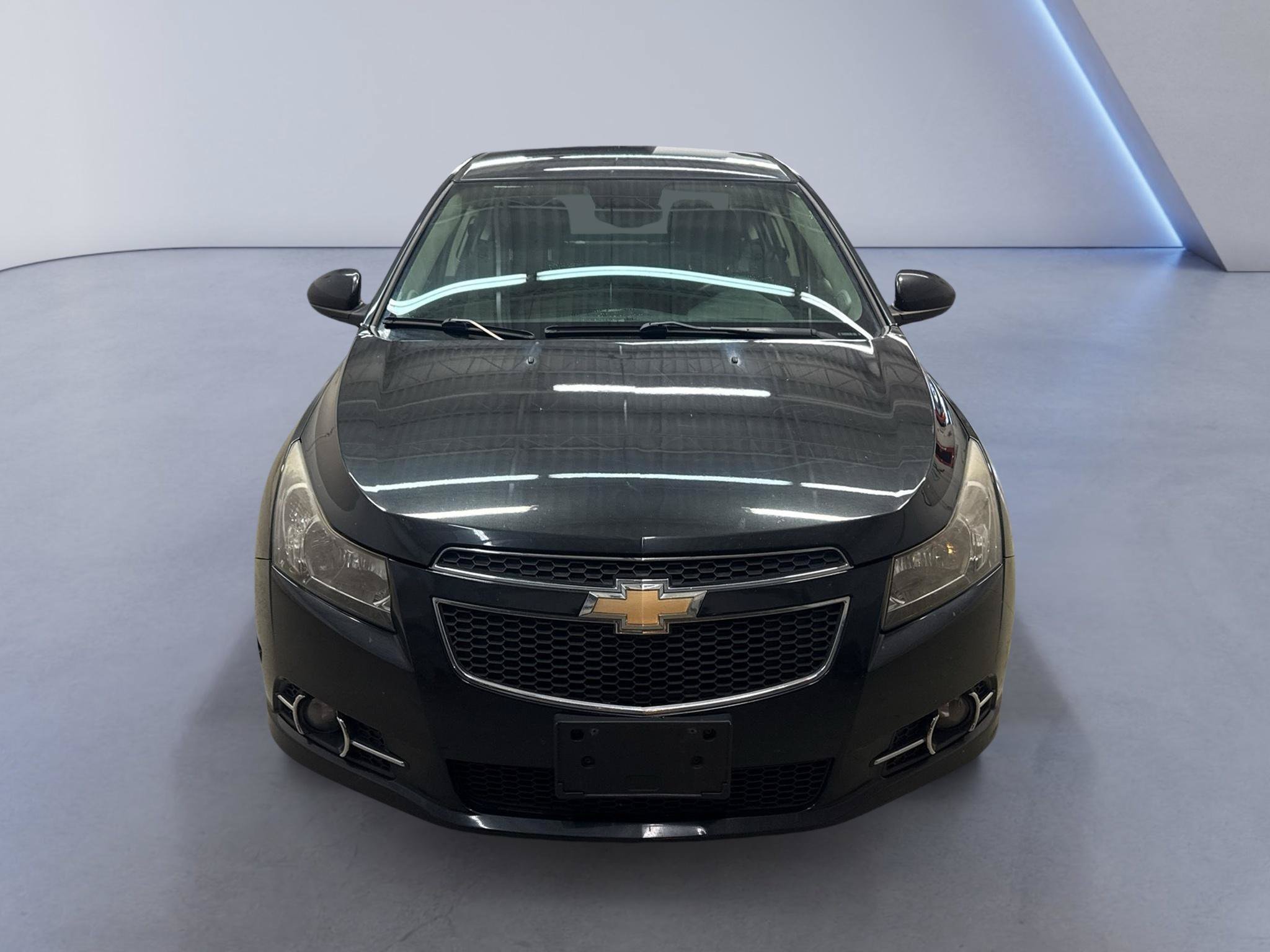 Used 2014 Chevrolet Cruze LT w/ RS Package FWD image 2