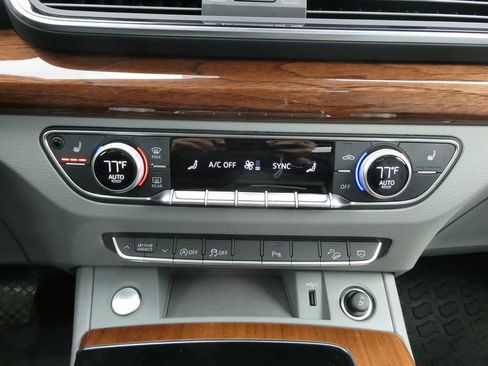 Used 2022 Audi Q5 2.0T Premium Plus image 10