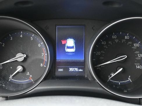 Used 2019 Toyota C-HR LE FWD image 11