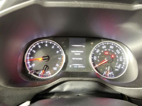 Used 2019 Toyota RAV4 LE FWD image 21