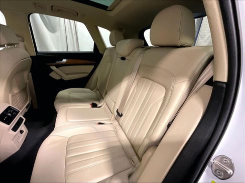 Used 2023 Audi Q5 2.0T Premium w/ Convenience Package image 15