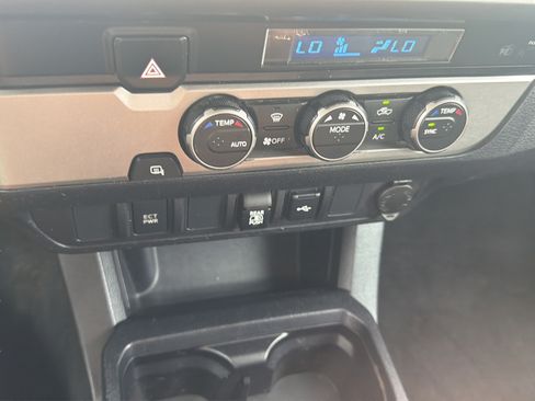 Used 2022 Toyota Tacoma SR5 RWD image 24