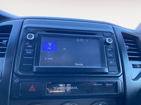 Used 2015 Toyota Tacoma 4x4 Access Cab V6 w/ Convenience Package image 23