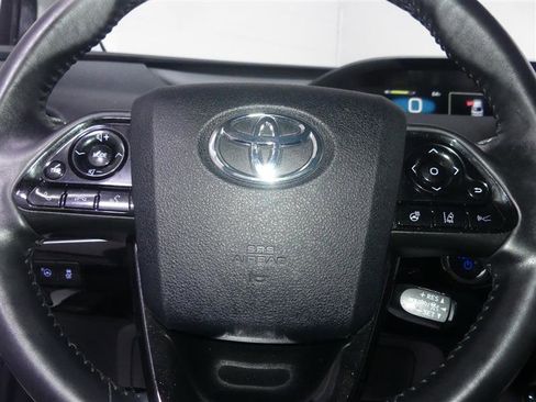 Used 2022 Toyota Prius AWD image 31