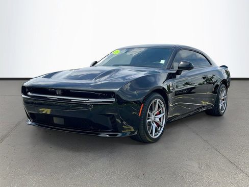 Used 2024 Dodge Charger Daytona Scat Pack w/ Plus Group AWD/4WD image 3