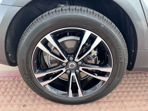 Used 2018 Volvo V90 T5 Cross Country w/ Convenience Package AWD/4WD image 15