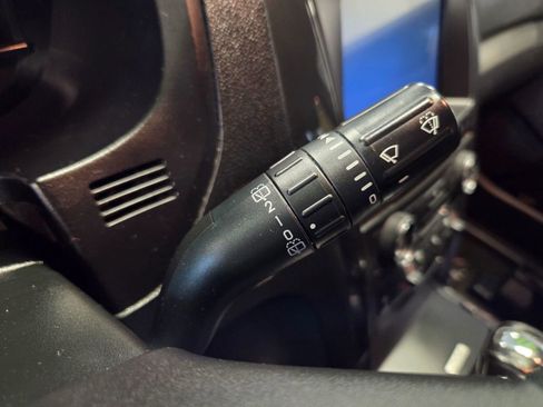 Used 2018 Ford Explorer XLT w/ Equipment Group 201A image 27