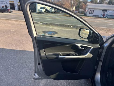 Used 2012 Volvo XC60 3.2 image 22