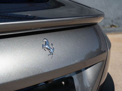 Used 2022 Ferrari Roma RWD image 19
