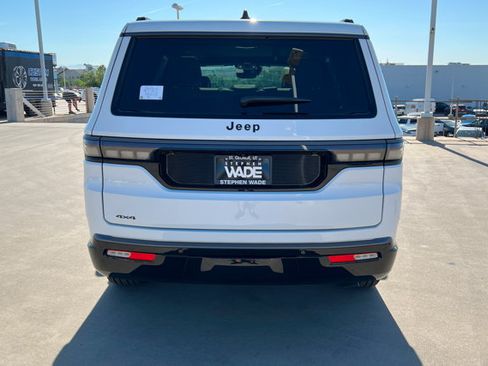New 2026 Jeep Grand Wagoneer Limited AWD/4WD image 4
