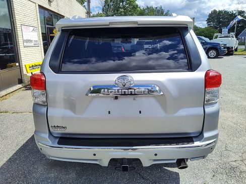 Used 2010 Toyota 4Runner SR5 AWD/4WD image 7