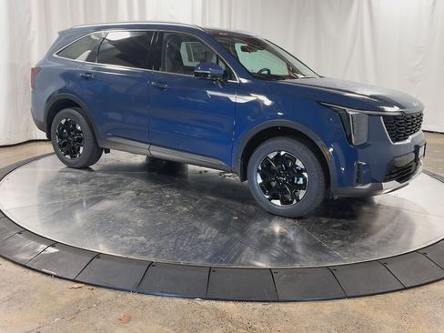 New 2026 Kia Sorento S image 2