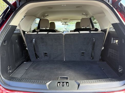 Used 2022 Ford Explorer XLT image 27