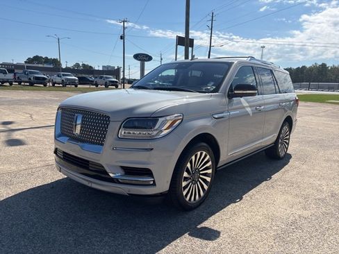 Used 2019 Lincoln Navigator Reserve w/ Cargo Package image 4