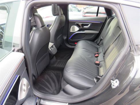 Used 2022 Mercedes-Benz EQS 450+ Sedan image 19
