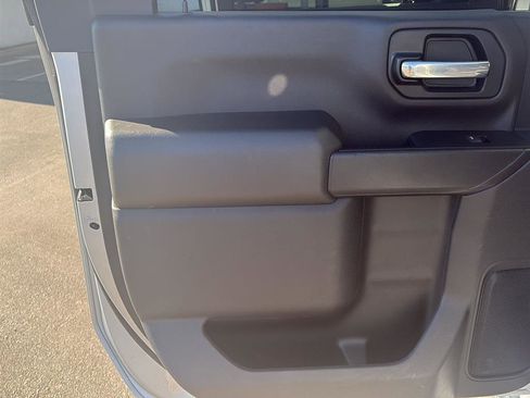 Used 2022 Chevrolet Silverado 3500 LT w/ Convenience Package image 17