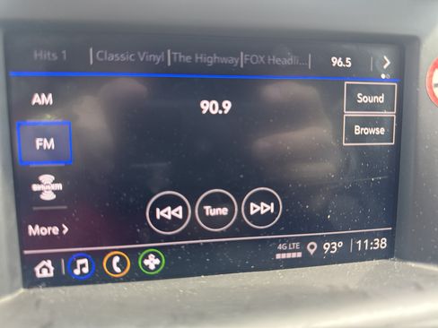 Used 2024 GMC Terrain SLE FWD image 16